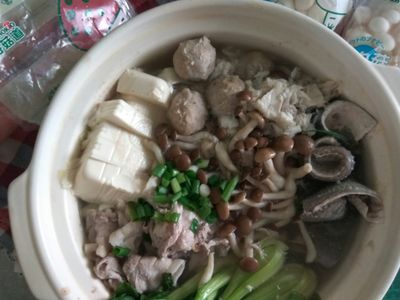 參考食譜 : 小資海陸鮮菇鍋【好菇道親子食光】