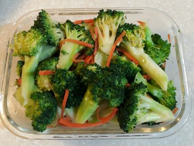 參考食譜 : 涼拌花椰菜