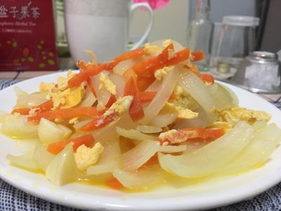 洋蔥紅蘿蔔炒蛋