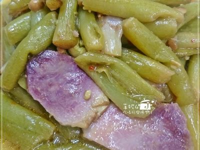 豆醬燒芋梗，10分鐘上菜