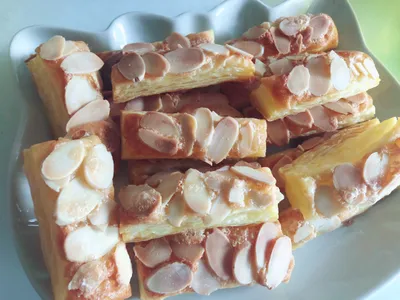 參考食譜 : 杏仁千層酥條