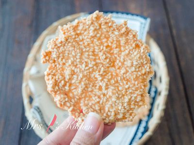 參考食譜 : 【簡單小吃】芝麻脆片