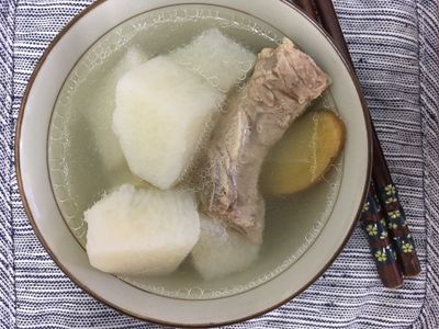 參考食譜 : 山藥排骨湯（電鍋料理）