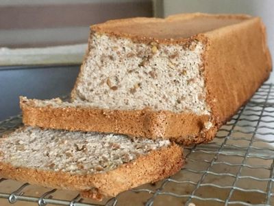 參考食譜 : 軟綿綿的吐司麵包 [生酮 低碳 素]