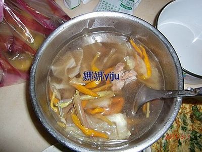 參考食譜 : (湯)明日葉金針排骨湯