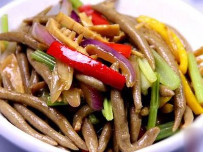 温润的饱足感，炒荞麦鱼让眼前一亮