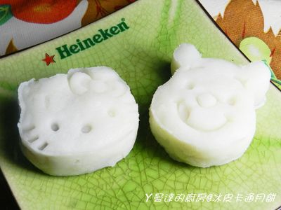 參考食譜 : ㄚ曼達的廚房~冰皮卡通月餅(42個)