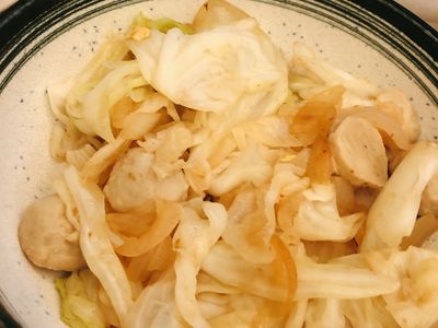 高麗菜洋蔥炒虱目魚丸
