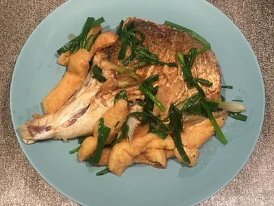 肥肥貓薑蔥豆卜燜魚腩