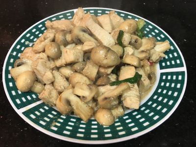 磨菇炒雞丁
