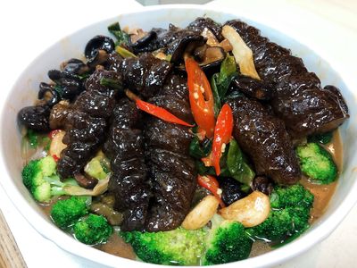 參考食譜 : 蔥燒烏蔘