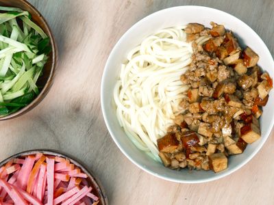 參考食譜 : 炸醬麵