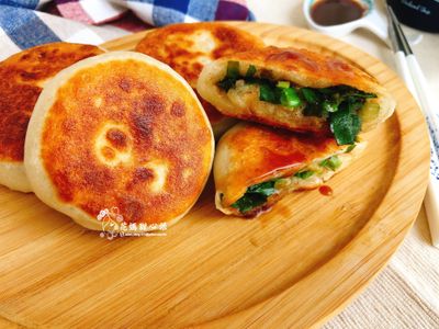 參考食譜 : 五香蔥餡餅(中式麵點)