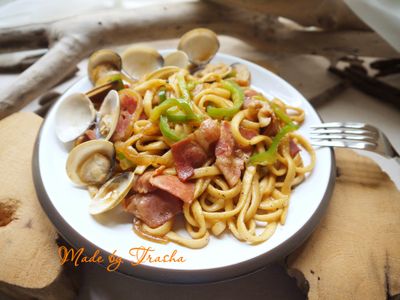 參考食譜 : 培根蛤蜊炒麵