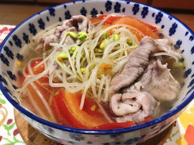 參考食譜 : 黃豆芽蕃茄瘦肉湯