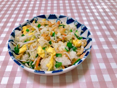 營養滿分《蒜香吻仔魚拌飯》