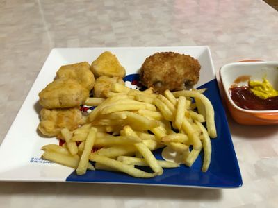 參考食譜 : 無油薯條雞塊—arline氣炸鍋