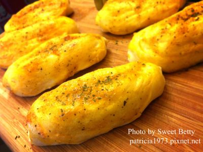 參考食譜 : 五分鐘免揉麵包~心得整理篇