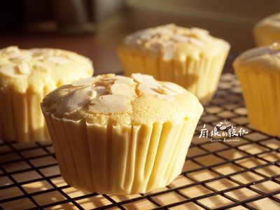 柳橙橙香杯子蛋糕▲ 香濃。綿密。不凹陷。