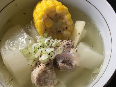 參考食譜 : 電鍋料理 白蘿蔔玉米豬肉湯