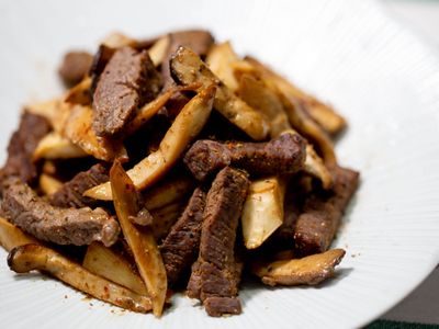 參考食譜 : \\異國風-炒杏鮑菇孜然牛柳//