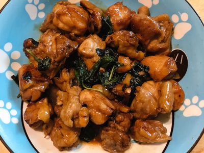 參考食譜 : 。塔香三杯雞。