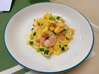 參考食譜 : 簡易版滑蛋蝦仁（好市多冷凍蝦仁）