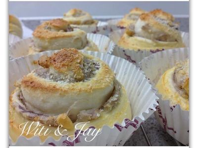 參考食譜 : [Witi✿Kitchen](麵包機-麵包)椰香芋泥松子捲