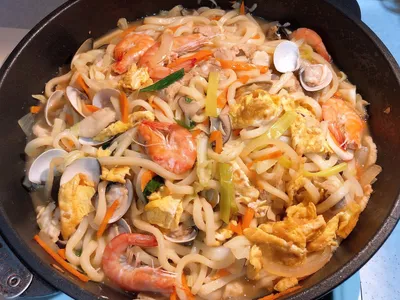 參考食譜 : 台式海鮮什錦炒烏龍麵🦐