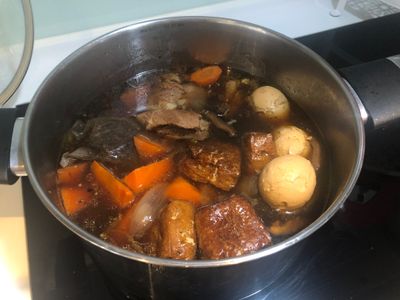 參考食譜 : 滷豬肉(和春堂滷包)