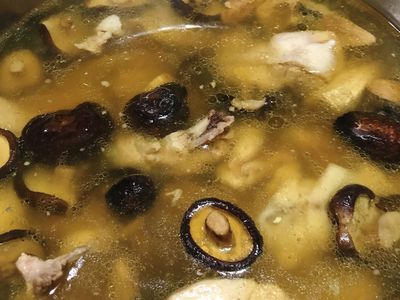 參考食譜 : 香菇雞湯（Chicken soup ）