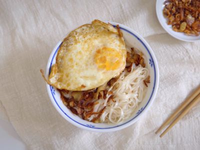 參考食譜 : 麻油荷包蛋麵線