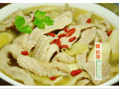 參考食譜 : 麻油杏鮑松阪豬