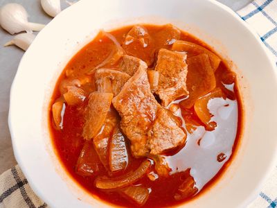 參考食譜 : 茄汁洋蔥燉牛肉/ㄧ鍵電鍋料理