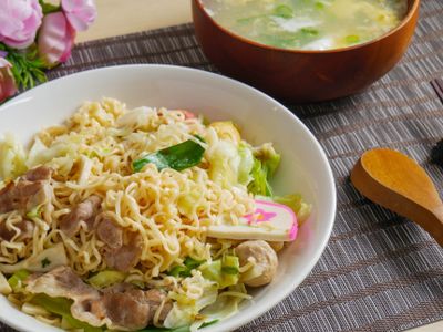 參考食譜 : #56 炒泡麵 2