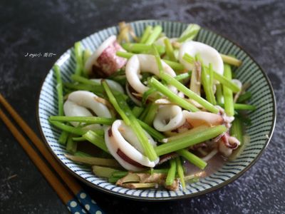 參考食譜 : 快炒芹菜小卷【飛利浦智慧萬用電子鍋】