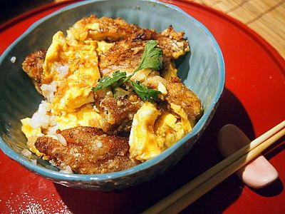 參考食譜 : 【深夜食堂】豬扒蓋飯－無油炸