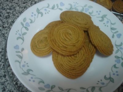 參考食譜 : 均媽的料理廚房~咖啡酥餅