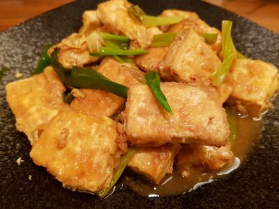 參考食譜 : 紅燒蔥豆腐