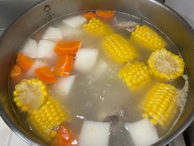 參考食譜 : 山藥玉米排骨湯