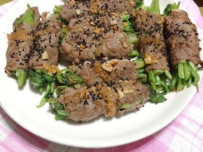 蒜香芝麻菠菜牛肉捲
