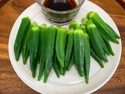 冰鎮秋葵佐芥末醬油