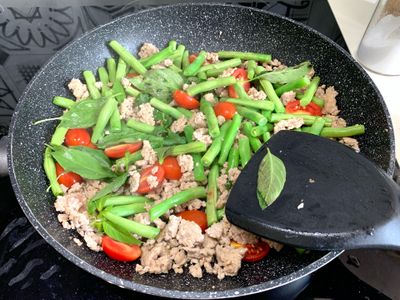 參考食譜 : 寶寶食譜 / 打拋豬肉粥、打拋豬炒四季豆