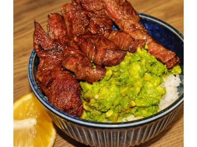參考食譜 : 酪梨牛排丼