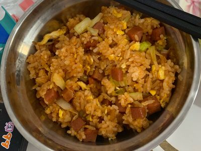韭黃火腿番茄醬蛋炒飯