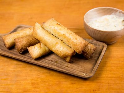 炸起士條配醬味韃靼醬-豆油伯甘田醬油