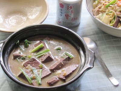 參考食譜 : 豬血湯