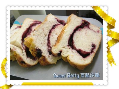 菠蘿酥粒藍莓吐司