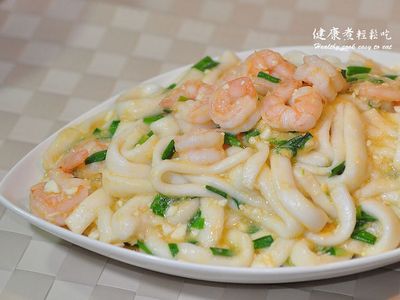 參考食譜 : 【輕鬆做年菜】 金沙韭香蝦粄條