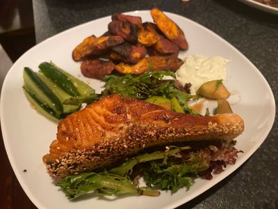 香煎鮭魚與田園地瓜